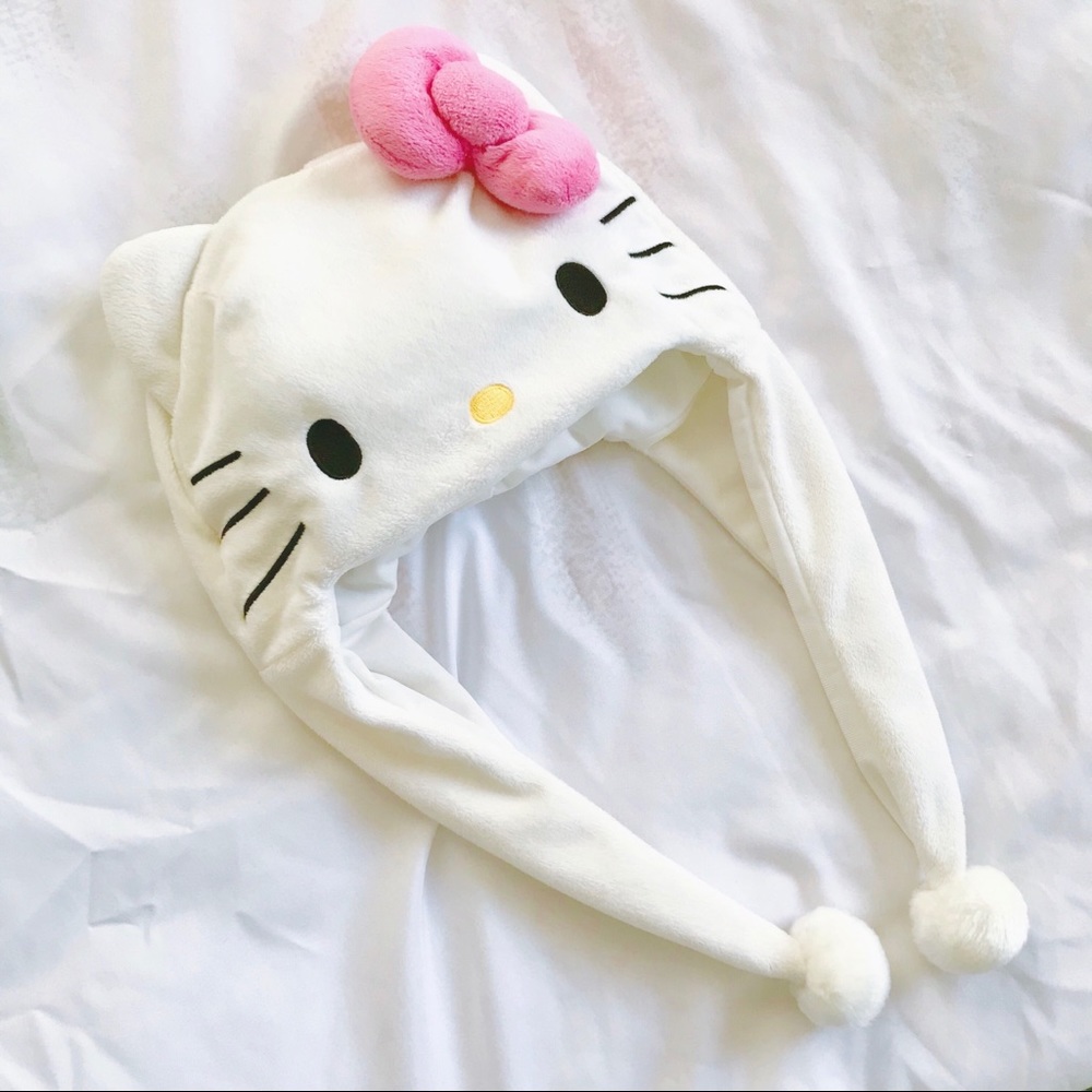 Hello Kitty beanie hat